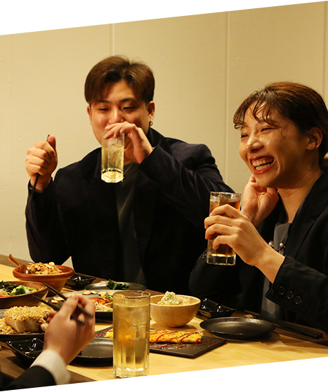 ハンバーグを食べる